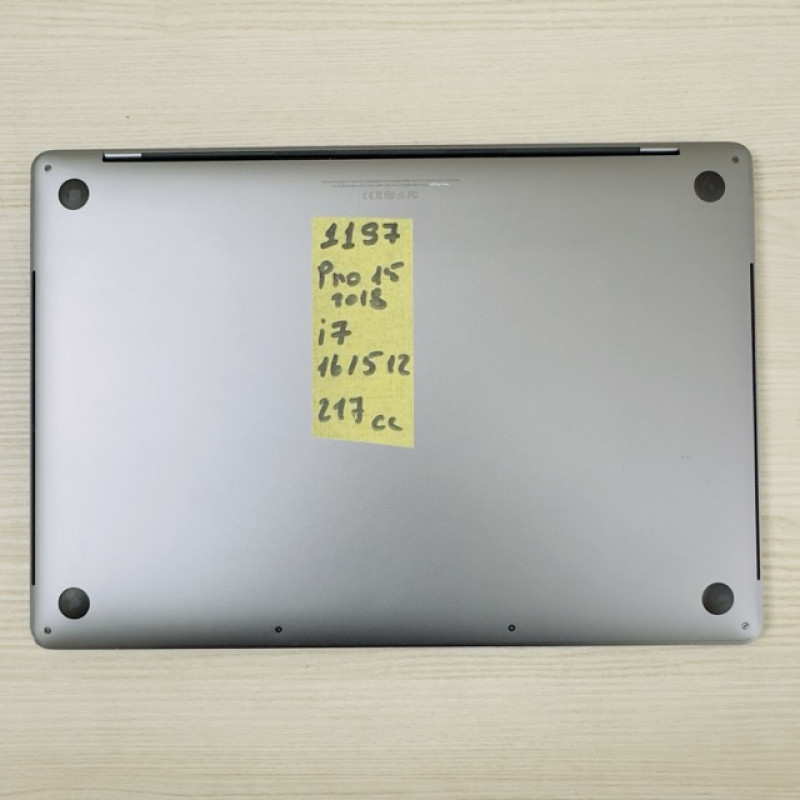 MacBook Pro 15 2018 Space  I7 2.6ghz 16/512
